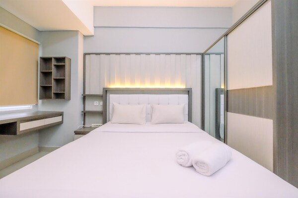 Modern Look Studio Lrt City Sentul - Royal Sentul Park Apartment - Bogor