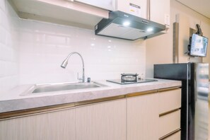 Studio | Private kitchen - Modern Look Studio Lrt City Sentul - Royal Sentul Park Apartment (Bogor)