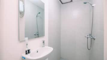 Studio | Bathroom