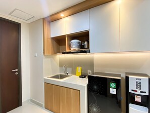 Studio | Eget kjøkken | Kjøleskap, kokeplater og riskoker