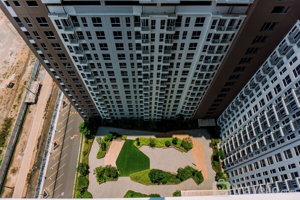 Exterior - Comfy Studio At 30Th Floor Tokyo Riverside Pik 2 Apartment (Teluknaga)