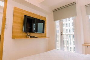 1 bedroom - Comfy Studio At 30Th Floor Tokyo Riverside Pik 2 Apartment (Teluknaga)