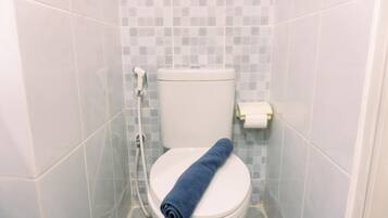 Studio | Badrum | Dusch, handdukar, tvål och schampo