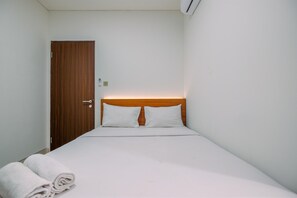 2 bedrooms, desk - Nice And Comfort 2Br Apartment At Transpark Cibubur (Depok)