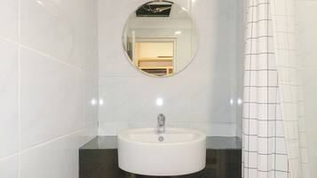Studio | Bathroom