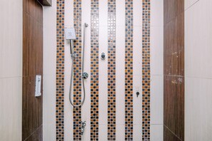 Leilighet | Bad | Dusj, håndklær, såpe og sjampo