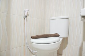 Apartment | Badezimmer | Dusche, Handtücher, Seife, Shampoo