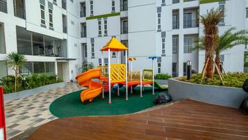 Children’s play area – outdoor