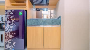 Studio | Eigene Küche | Kühlschrank, Herdplatte, Reiskocher, Esstisch