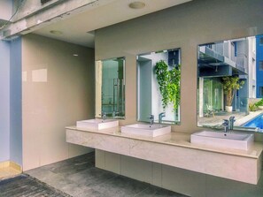 Exterior - Modern Look And Comfortable Studio Evenciio Margonda Apartment (Depok)