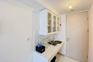 Studio | Private kitchen - Well Design And Homey Studio Tokyo Riverside Pik 2 Apartment (Teluknaga)