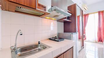 Studio | Private kitchen | Fridge, stovetop, rice cooker