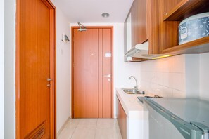 Studio | Cuisine privée | Réfrigérateur, plaque de cuisson, cuiseur de riz