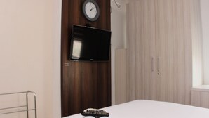 Studio - Cozy Stay And Tranquil Studio Patraland Urbano Apartment (Bekasi)