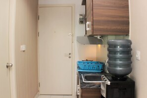 Studio | Cuisine privée | Réfrigérateur, surface de cuisson, cuiseur à riz