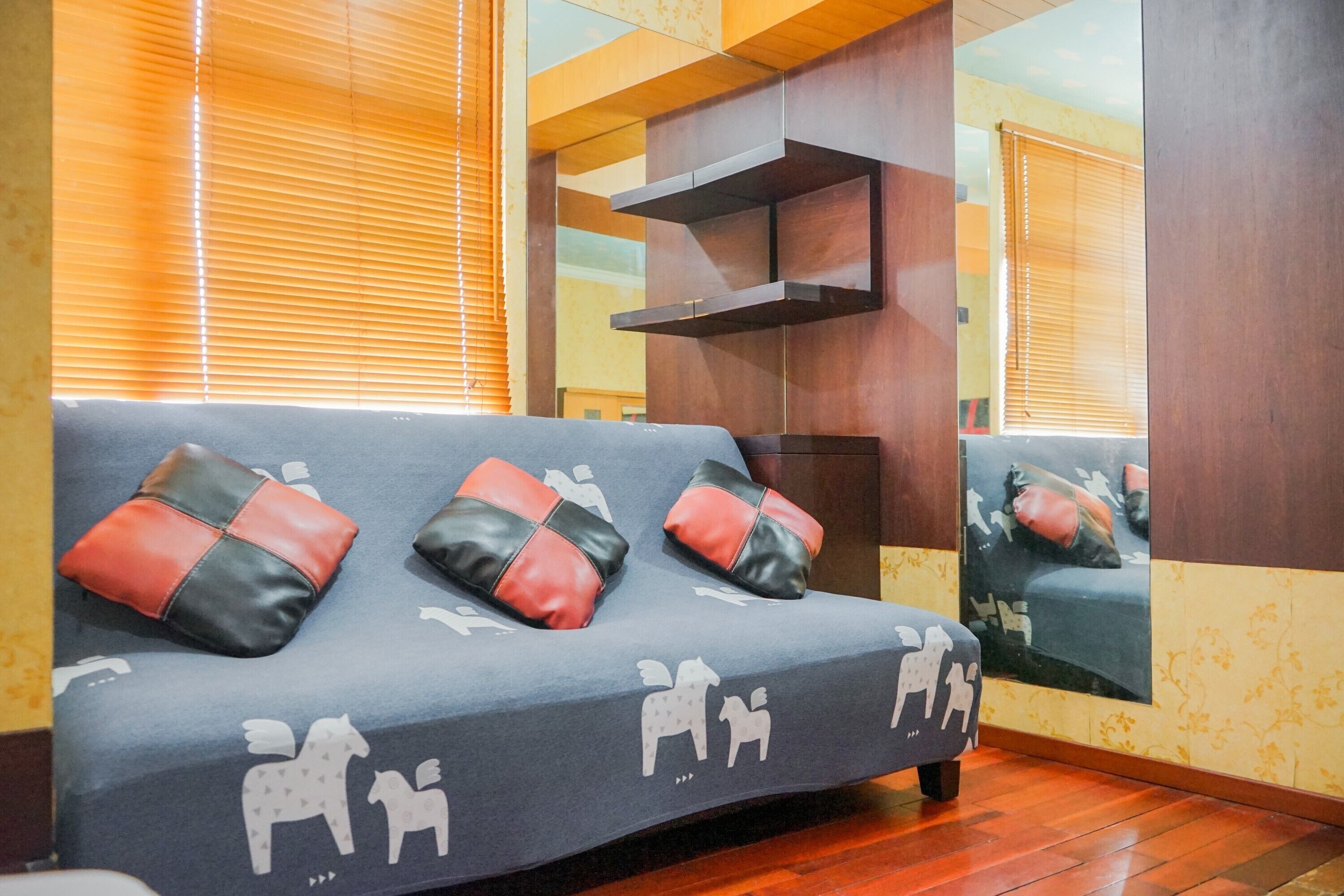 Studio | Living area