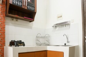 Apartment | Eigene Küche | Kühlschrank, Herdplatte, Reiskocher, Esstisch