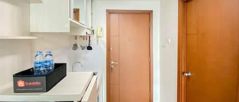 Apartment | Private kitchen | Fridge, stovetop, rice cooker