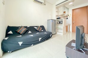 Interior - Luxury 2Br At Apartment Woodland Park Residence (Jakarta)