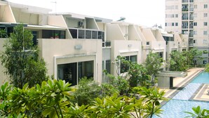 Exterior - Warm And Homey Studio Room At Maple Park Sunter Apartment (Jakarta)