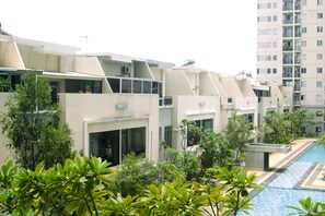 Exterior - Warm And Homey Studio Room At Maple Park Sunter Apartment (Jakarta)