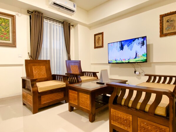 Living area - Modern Look 2Br At Meikarta Apartment (Cikarang)