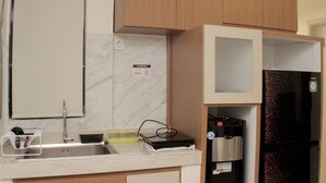 Căn hộ | Bếp riêng | Tủ lạnh, bếp nấu, nồi cơm, bàn ăn 