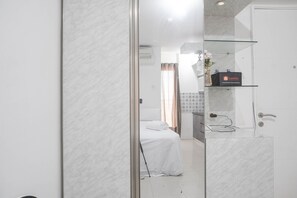 Living area - Cozy And Tidy Studio At Bassura City Apartment (Jakarta)
