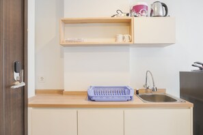 Studio | Private kitchen - Cozy Stay Studio At Citra Living Apartment (Jakarta)