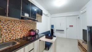 Apartemen | Dapur pribadi | Lemari es, kompor, dan penanak nasi