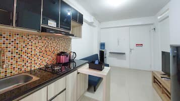 Apartment | Private kitchen | Fridge, stovetop, rice cooker