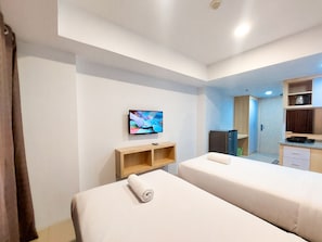 Studio - Homey And Comfortable Studio At De Prima Apartment (Medan)