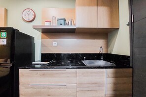 Studio | Cuisine privée | Réfrigérateur, surface de cuisson, cuiseur à riz