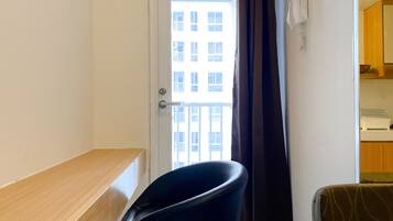 Apartamento | 2 quartos, escrivaninha