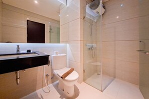 Bathroom - Well Designed 2Br At Brooklyn Alam Sutera Apartment (South Tangerang)