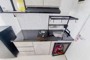 Studio | Private kitchen - Luxury Studio At 19Th Floor Apartment Urbantown Serpong (South Tangerang)