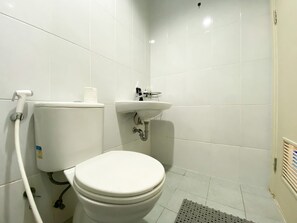 Bathroom - Best Homey Studio At Patraland Urbano Apartment (Bekasi)