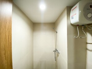 Studio | Bathroom
