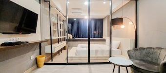 Cozy Living 1Br Collins Boulevard Apartment