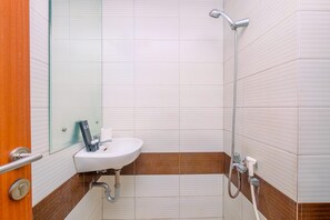 Estudio | Baño | Regadera, toallas, jabón, shampoo 