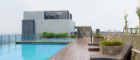 Kolam renang outdoor