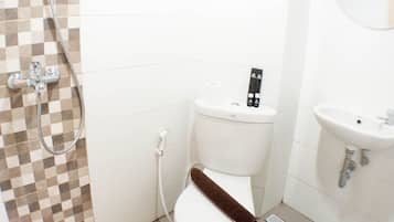 Estúdio | Banheiro | Chuveiro, toalhas de banho, sabonete, shampoo