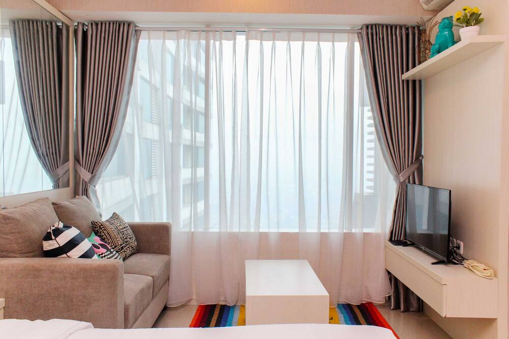 Comfort And Best Deal Studio At Grand Kamala Lagoon Apartment