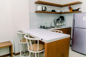 Apartment | Living area - Comfortable And Spacious 3Br At Asatti Apartment (Pagedangan)