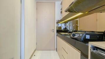 Studio | Eget kjøkken | Kjøleskap, kokeplater og riskoker