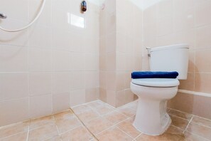 Estudio | Baño | Ducha, toallas, jabón y champú