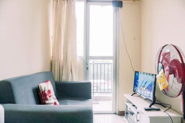 Apartment | Living area - Good Deal And Homey 1Br Maple Park Sunter Apartment (Jakarta)