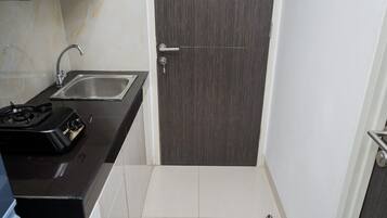 Studio | Eigene Küche | Kühlschrank, Herdplatte, Reiskocher