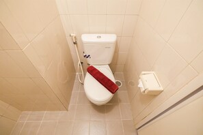Studio | Bathroom