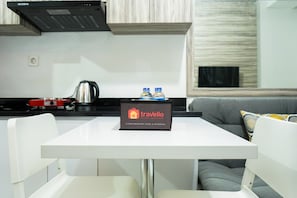 In-room dining - Cozy 2Br At Signature Park Grande Apartment (Jakarta)